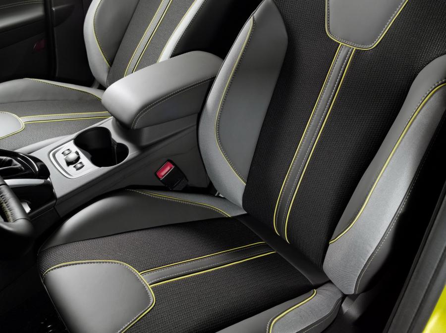 Ford Focus 2011 года  (фото 12 из 54)